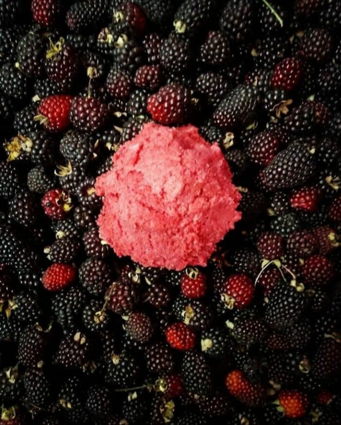 Helado de paila sabor Mora